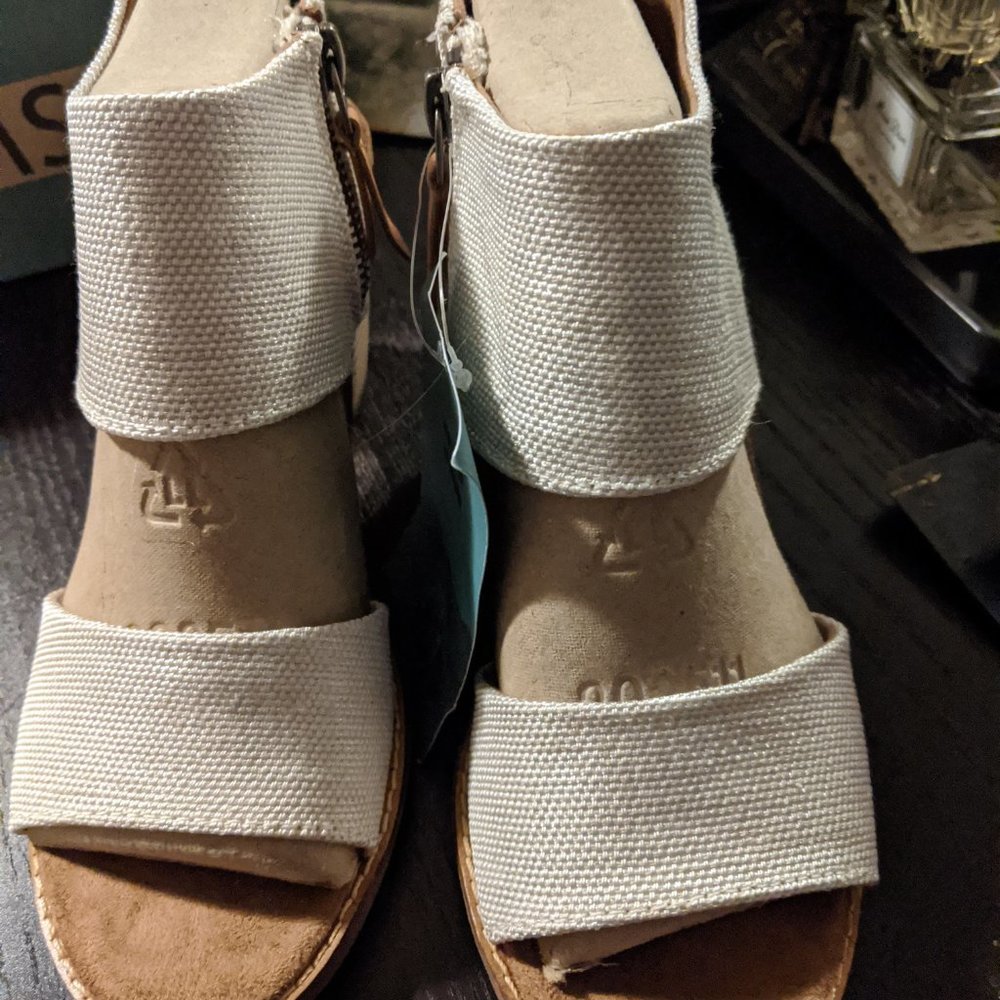 Toms Sandals Size 6 (Majorca Cutout) - Picture 5 of 5